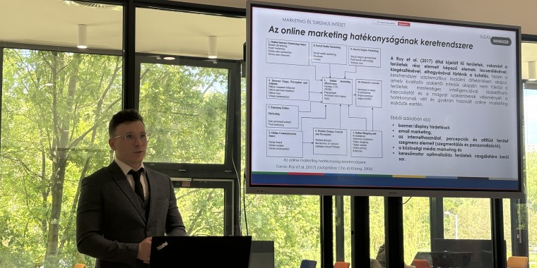 PhD értekezését védte meg Somosi Zoltán