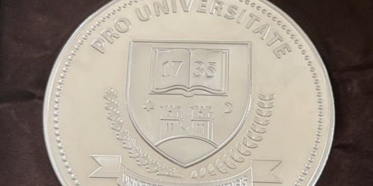 Pro Universitate kitüntetés Prof. Dr. Piskóti István részére
